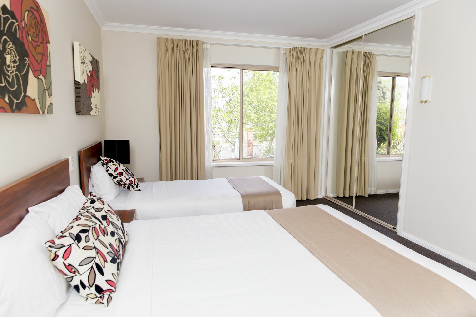 Charlotte Apartments Bathurst Extérieur photo